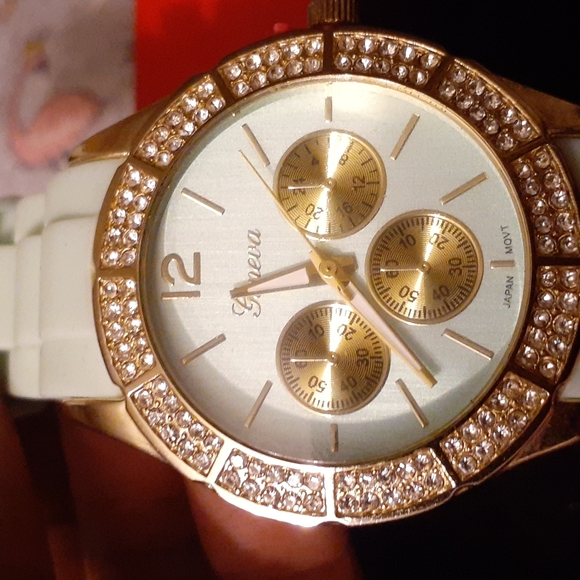 GENEVA SILICONE BAND WATCH W/ RHINESTONE BEZELS - Picture 8 of 10